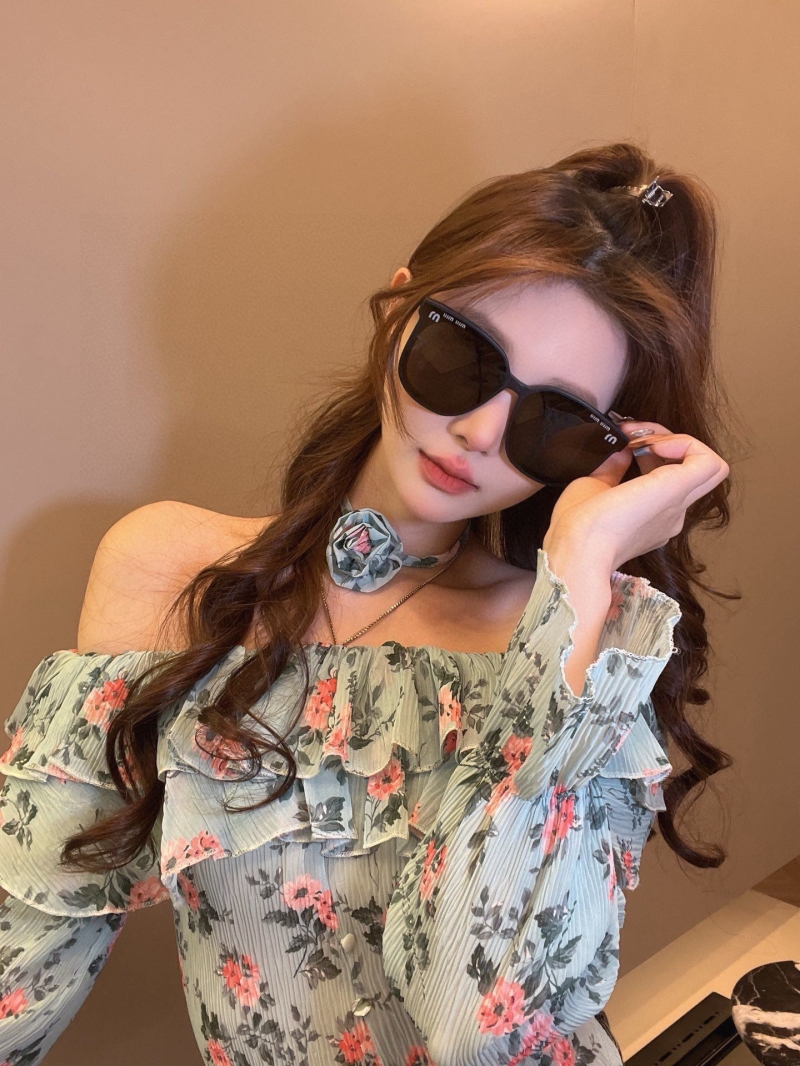 Miu miu Sunglasses